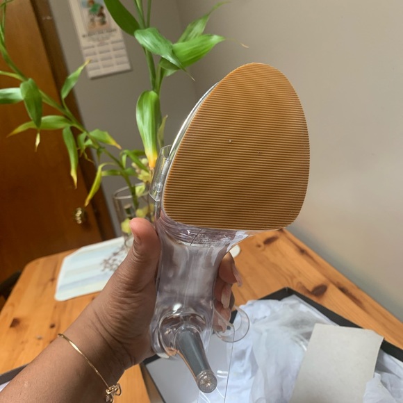 Clear high heel - Picture 2 of 3